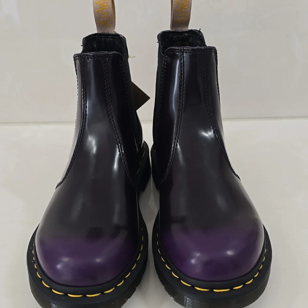 NWT Dr Martens Vegan 2976 Chelsea Boots - Picture 2 of 14